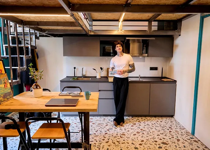 Madama Hostel & Bistrot